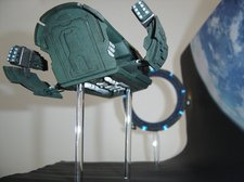 Juin '08 - Stargate Atlantis Porte des étoiles de la galaxie Pégase 1/72 par Makoto Juin '08 - Stargate Atlantis Porte des étoiles de la galaxie Pégase 1/72 par Makoto