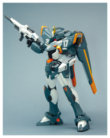 Octobre '08 - MG Gundam F-91 par Nino_One78