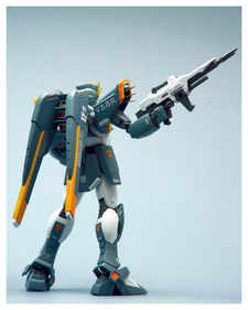 Octobre '08 - MG Gundam F-91 par Nino_One78