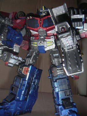 GALAXY CONVOY Optimus Prime ( custom paint) GALAXY CONVOY Optimus Prime ( custom paint)