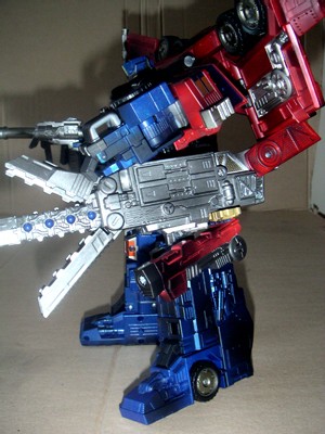 GALAXY CONVOY Optimus Prime ( custom paint) GALAXY CONVOY Optimus Prime ( custom paint)