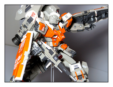 Février '08 - FA-78-1 Full Armor Gundam 1/100 par Ben-Grimm