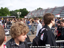 La foule faisant la queue pour la Japan Expo