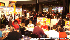 La queue sur le stand Bandai pour avoir une maquette La queue sur le stand Bandai pour avoir une maquette