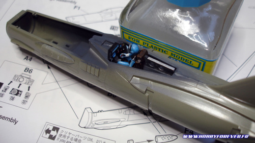 Le cockpit peint et assemblé Le cockpit peint et assemblé