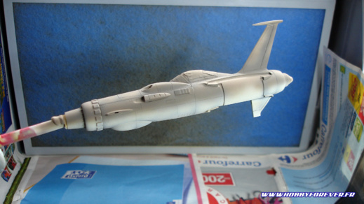 Une fois le chipping fluid sec, j'ai continué la peinture du Space Wolf avec des acryliques Tamiya Une fois le chipping fluid sec, j'ai continué la peinture du Space Wolf avec des acryliques Tamiya