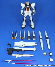 Vue d'ensemble de l'équipement du Nu Gundam Vue d'ensemble de l'équipement du Nu Gundam