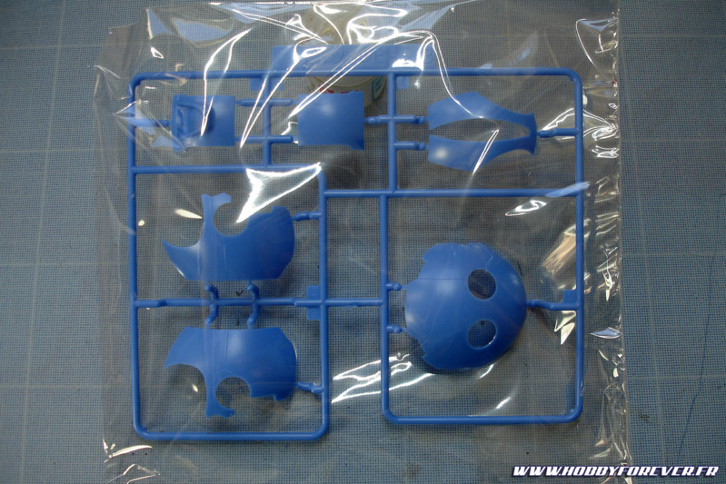 Grappe B : le corps de Twinbee, avec en haut à gauche la bouche ouverte qui nécessitera un petit masquage Grappe B : le corps de Twinbee, avec en haut à gauche la bouche ouverte qui nécessitera un petit masquage