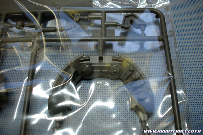 Enorme ! La commande principale du tableau de bord est une manette SNES ! Enorme ! La commande principale du tableau de bord est une manette SNES !