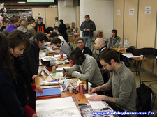 De nombreux dessinateurs proposaient illustrations et dédicaces dans l'espace SF/Comics De nombreux dessinateurs proposaient illustrations et dédicaces dans l'espace SF/Comics