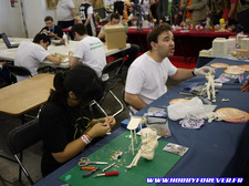 Les démos de montage, ici des figurines résines Les démos de montage, ici des figurines résines