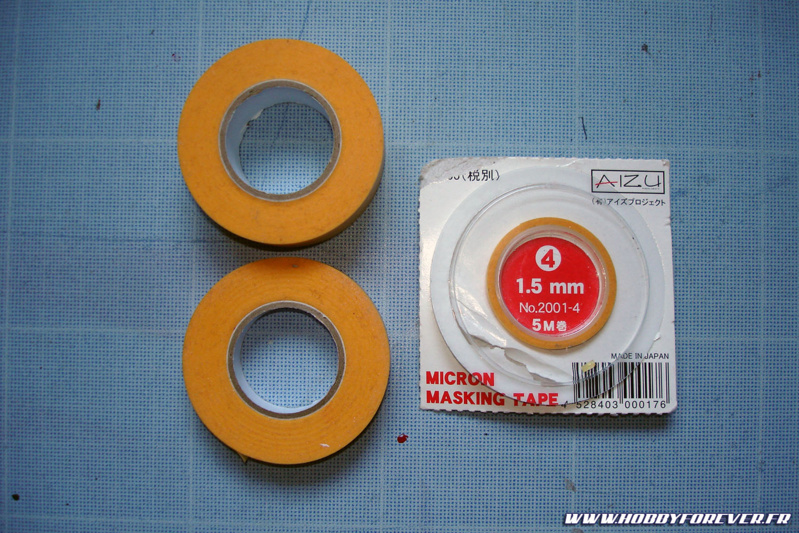 Plusieurs tailles de masking tape, dont du 1,5mm pour les bandes rouges et blanches. Plusieurs tailles de masking tape, dont du 1,5mm pour les bandes rouges et blanches.
