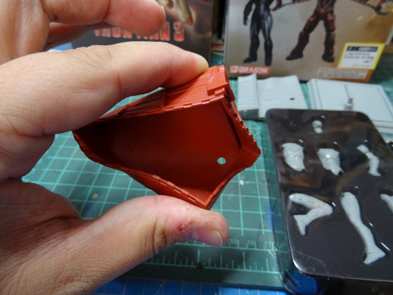 Review - Iron Man Model Kit par Dragon Models  Review - Iron Man Model Kit par Dragon Models
