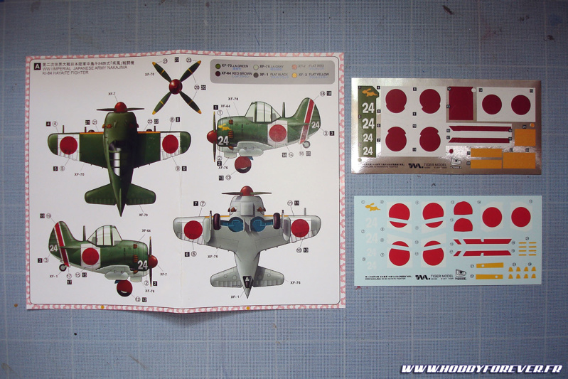 Le schéma de couleur de cette version, avec ses stickers et décals à l'eau au choix Le schéma de couleur de cette version, avec ses stickers et décals à l'eau au choix