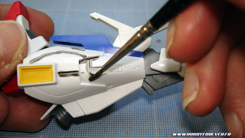 Application du Shade avec un pinceau fin Application du Shade avec un pinceau fin