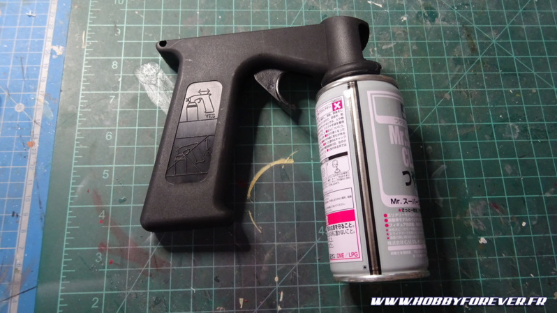 Review - Poignée pistolet à peinture pour bombes de peinture Review - Poignée pistolet à peinture pour bombes de peinture