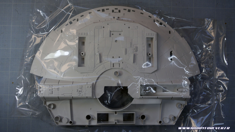 Unboxing - PG Millennium Falcon 1/72 Bandai / Revell Unboxing - PG Millennium Falcon 1/72 Bandai / Revell