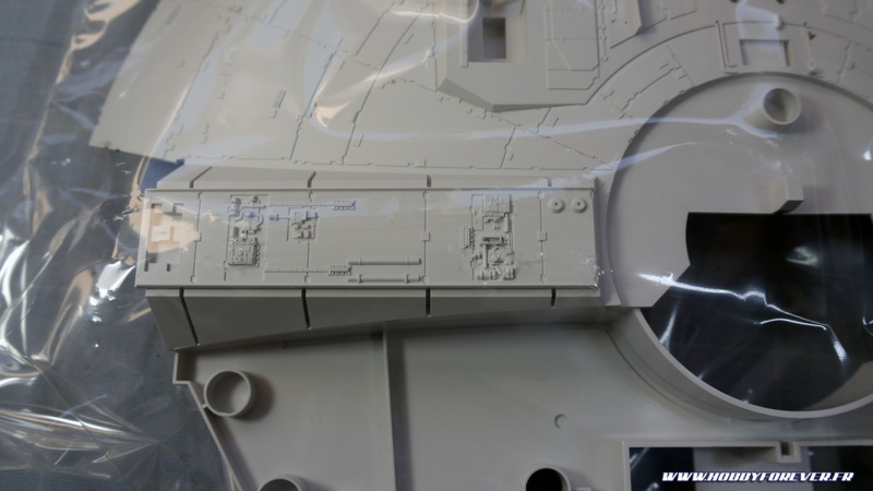 Unboxing - PG Millennium Falcon 1/72 Bandai / Revell Unboxing - PG Millennium Falcon 1/72 Bandai / Revell