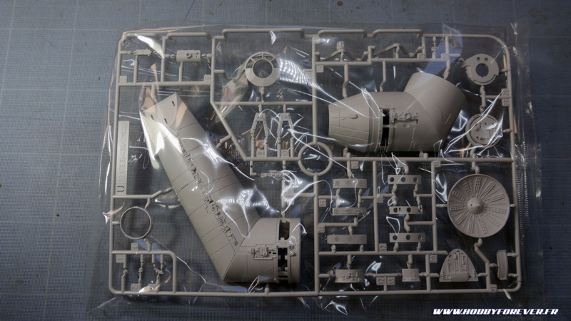 Unboxing - PG Millennium Falcon 1/72 Bandai / Revell Unboxing - PG Millennium Falcon 1/72 Bandai / Revell