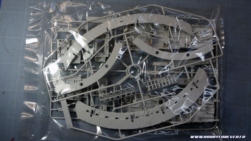 Unboxing - PG Millennium Falcon 1/72 Bandai / Revell