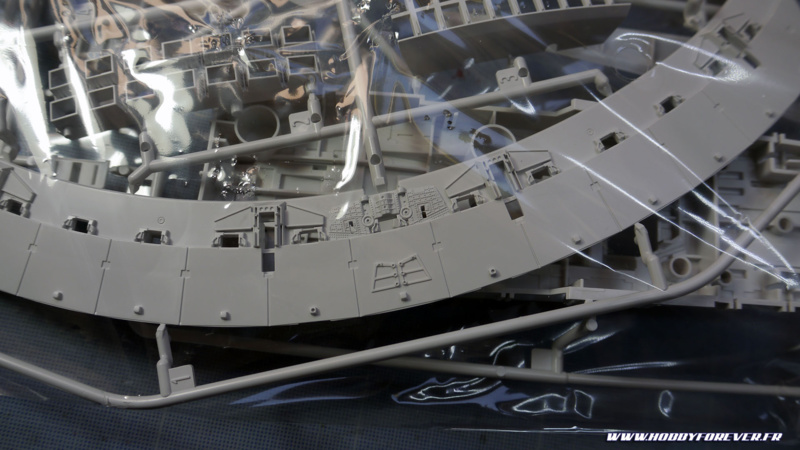 Unboxing - PG Millennium Falcon 1/72 Bandai / Revell Unboxing - PG Millennium Falcon 1/72 Bandai / Revell