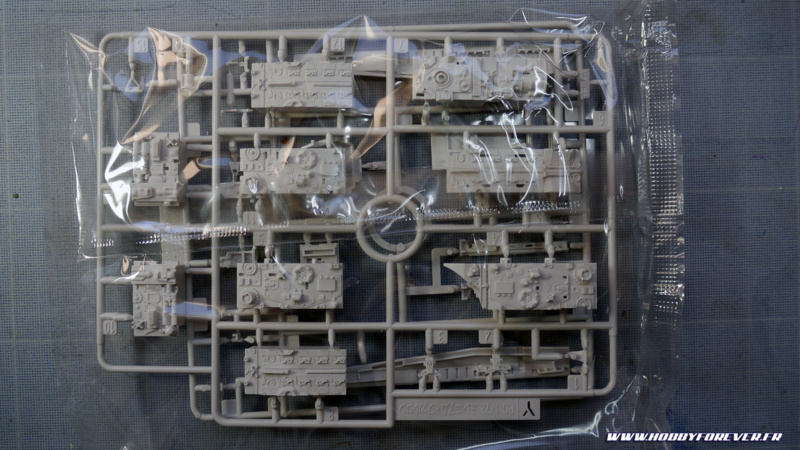 Unboxing - PG Millennium Falcon 1/72 Bandai / Revell Unboxing - PG Millennium Falcon 1/72 Bandai / Revell