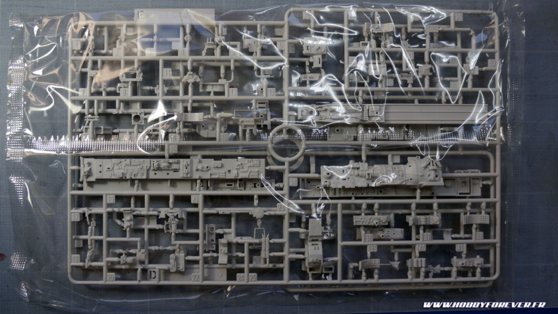 Unboxing - PG Millennium Falcon 1/72 Bandai / Revell Unboxing - PG Millennium Falcon 1/72 Bandai / Revell