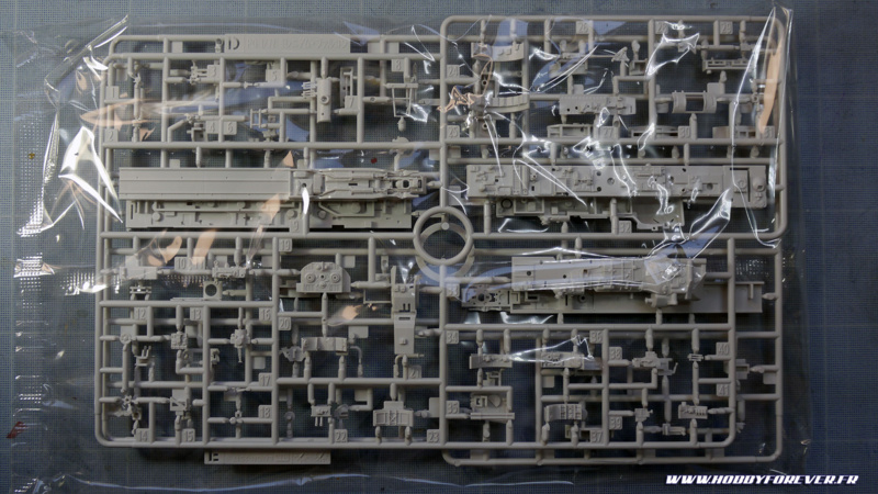 Unboxing - PG Millennium Falcon 1/72 Bandai / Revell Unboxing - PG Millennium Falcon 1/72 Bandai / Revell