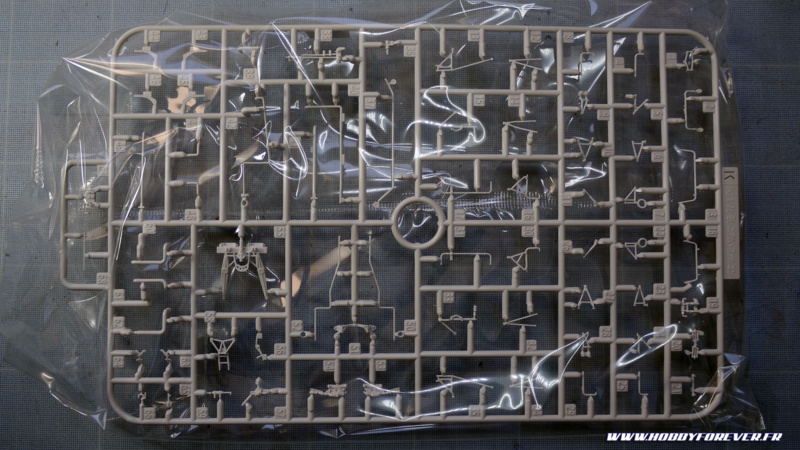 Unboxing - PG Millennium Falcon 1/72 Bandai / Revell Unboxing - PG Millennium Falcon 1/72 Bandai / Revell