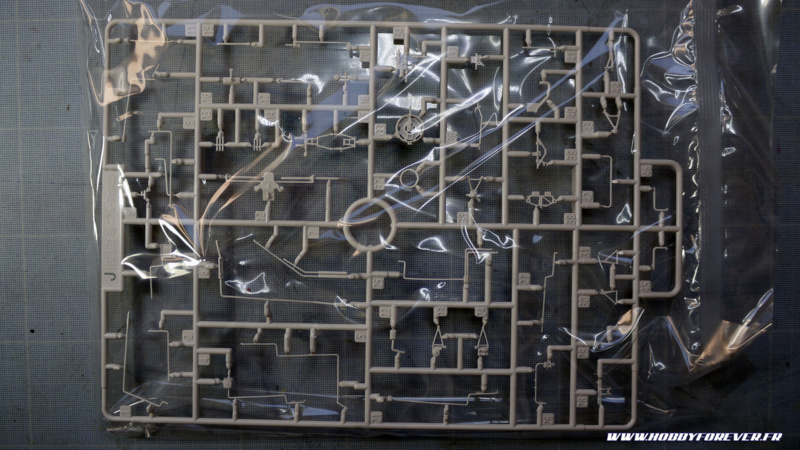 Unboxing - PG Millennium Falcon 1/72 Bandai / Revell Unboxing - PG Millennium Falcon 1/72 Bandai / Revell