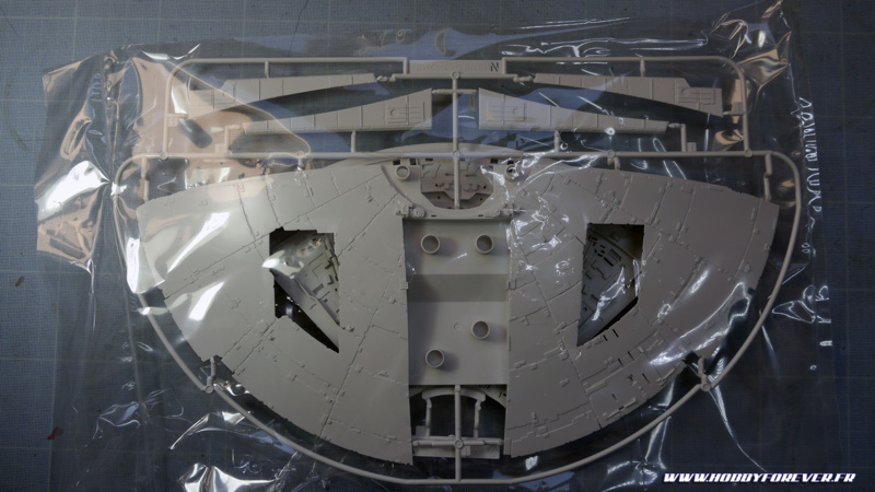 Unboxing - PG Millennium Falcon 1/72 Bandai / Revell Unboxing - PG Millennium Falcon 1/72 Bandai / Revell