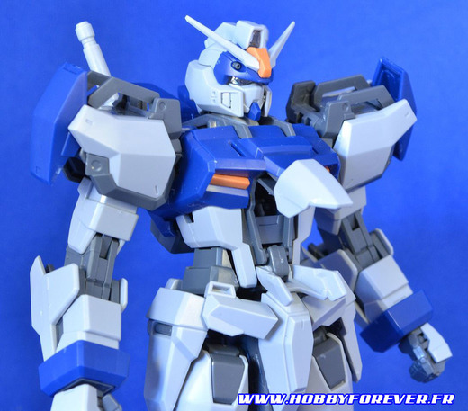 Duel Gundam Assault Shroud, livré avec un pilote en conserve Duel Gundam Assault Shroud, livré avec un pilote en conserve