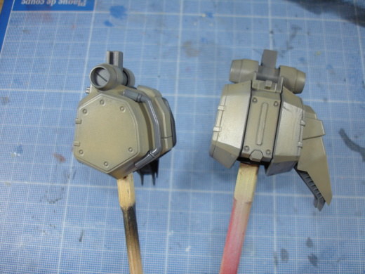 Les jambes avec ses différentes composantes montées. Pas de détaillage au pinceau sur ces pièces. Les jambes avec ses différentes composantes montées. Pas de détaillage au pinceau sur ces pièces.