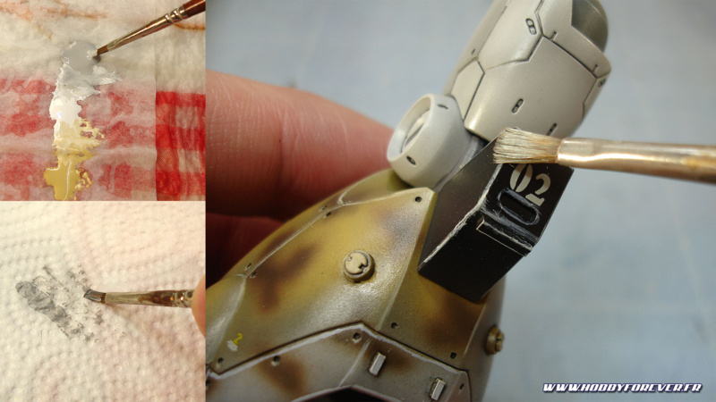 Je prends un peu de la couleur voulue, j'essuie le surplus sur un essuie-tout et avec la brosse je passe perpendiculairement sur les arrêtes saillantes Je prends un peu de la couleur voulue, j'essuie le surplus sur un essuie-tout et avec la brosse je passe perpendiculairement sur les arrêtes saillantes