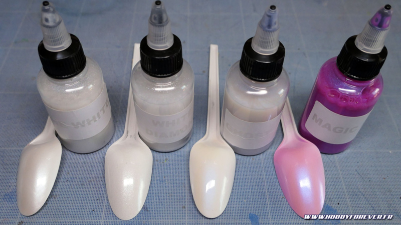 Fine White / White Diamond / Ghost Blue / Magic Pink avec vernis auto Fine White / White Diamond / Ghost Blue / Magic Pink avec vernis auto