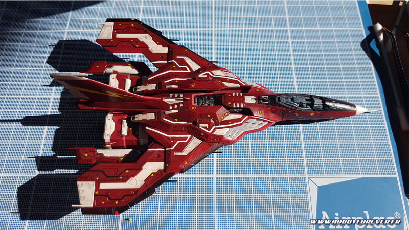 L'Azuma peint avant travail aux crayons L'Azuma peint avant travail aux crayons