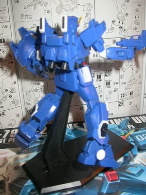 le back-pack en 2 parties peut se détacher le back-pack en 2 parties peut se détacher