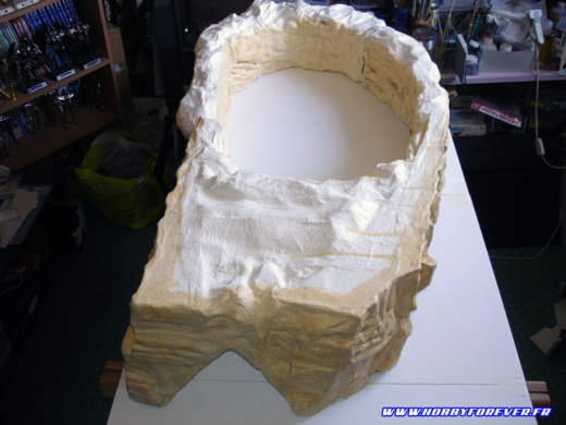 Les falaises fixées sur la base et ajustées Les falaises fixées sur la base et ajustées