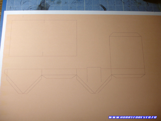 Le patron du papercraft de la tente, réalisé par mes soins Le patron du papercraft de la tente, réalisé par mes soins