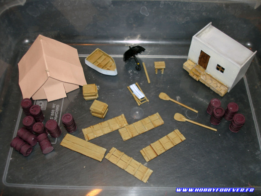 L'ensemble des accessoires après peinture L'ensemble des accessoires après peinture