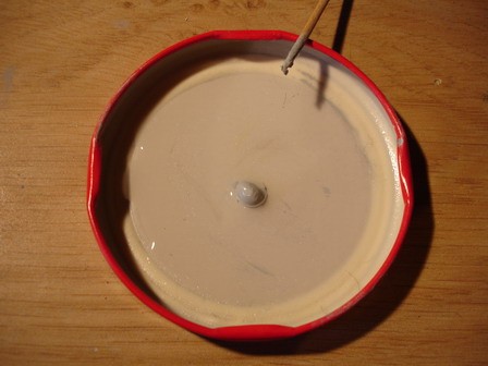 Diluer le putty à l'acétone ou au diluant pour peinture laquer Diluer le putty à l'acétone ou au diluant pour peinture laquer