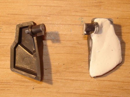 Appliquer sur la zone à boucher et laisser durcir Appliquer sur la zone à boucher et laisser durcir