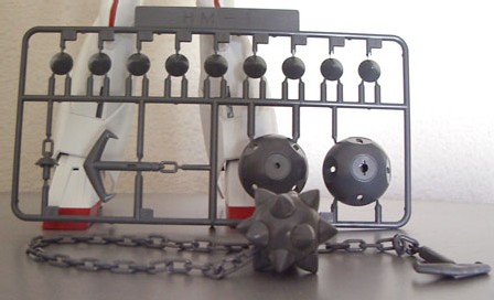 Fléau d'armes (plus gros que celui du Gundam OYW montré ici) Fléau d'armes (plus gros que celui du Gundam OYW montré ici)