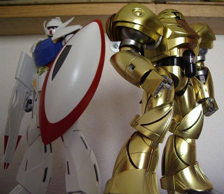 Turn-A Gundam MG et Mobile Sumo 1/100 : Les deux font la paire Turn-A Gundam MG et Mobile Sumo 1/100 : Les deux font la paire