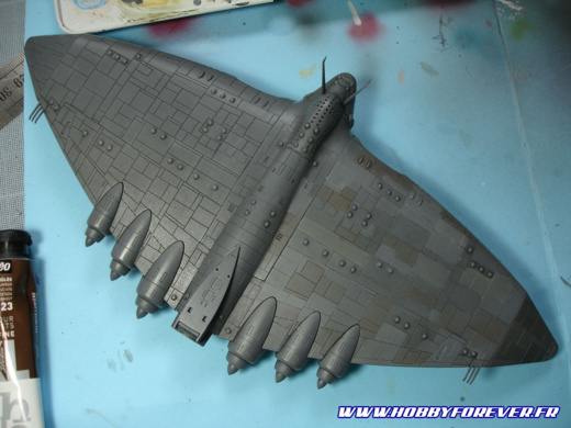 Travail à l'huile sur les panneaux (aile droite) Travail à l'huile sur les panneaux (aile droite)