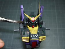 Application du jus avec un gros pinceau Application du jus avec un gros pinceau