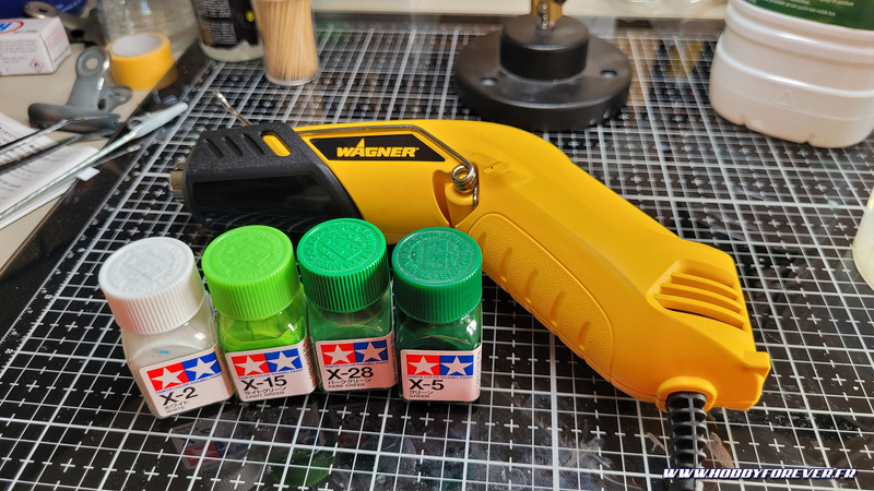 Les enamels utilisées et mon fidèle heat gun ! Les enamels utilisées et mon fidèle heat gun !