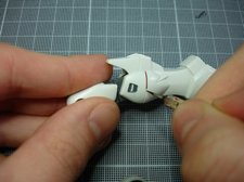 Tutoriel "No Paint" 1 - Améliorer facilement une maquette Gundam sortie de boite Tutoriel "No Paint" 1 - Améliorer facilement une maquette Gundam sortie de boite