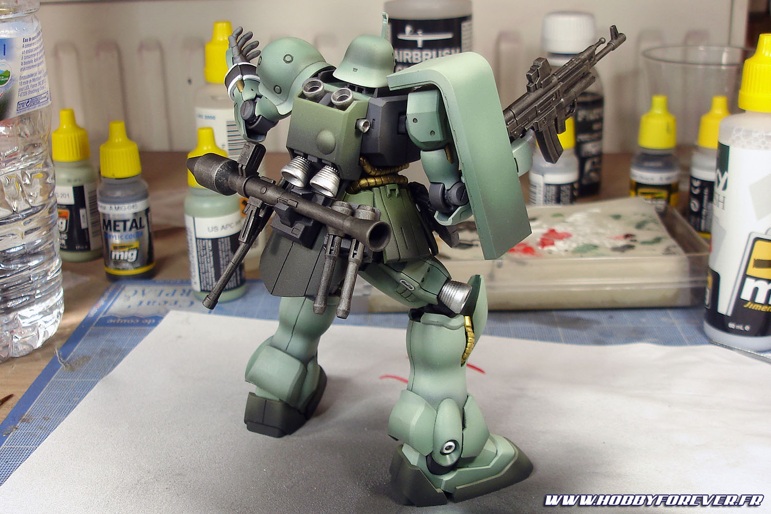 Tutoriel - La peinture acrylique Ammo by MIG Jimenez testée sur le HGUC Geara Zulu