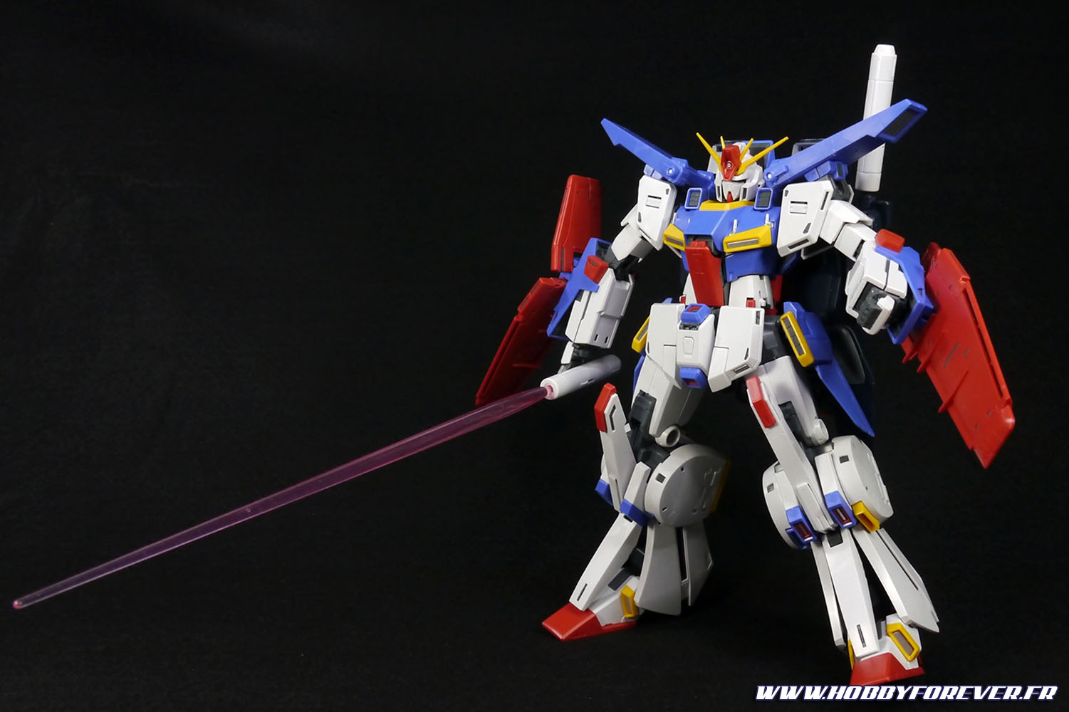 Les Mega Beam Sabers sont impressionnants, les mains beaucoup moins... Les Mega Beam Sabers sont impressionnants, les mains beaucoup moins...